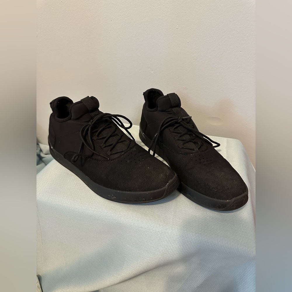 Black sneakers size 9.5